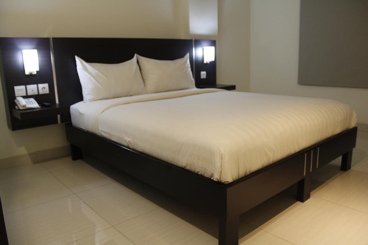 Bella Vita Hotel Kupang  Exteriör bild