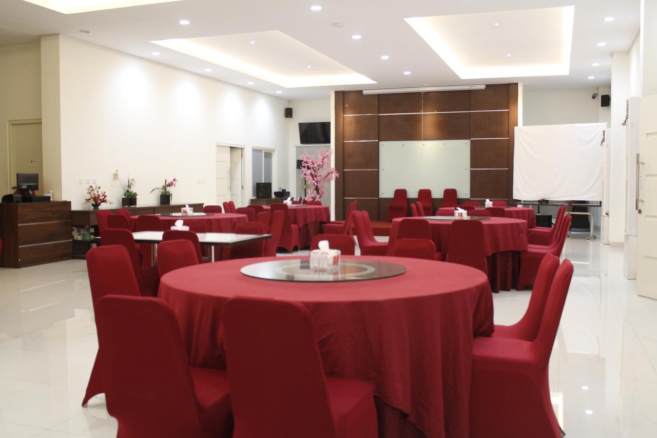 Bella Vita Hotel Kupang  Exteriör bild